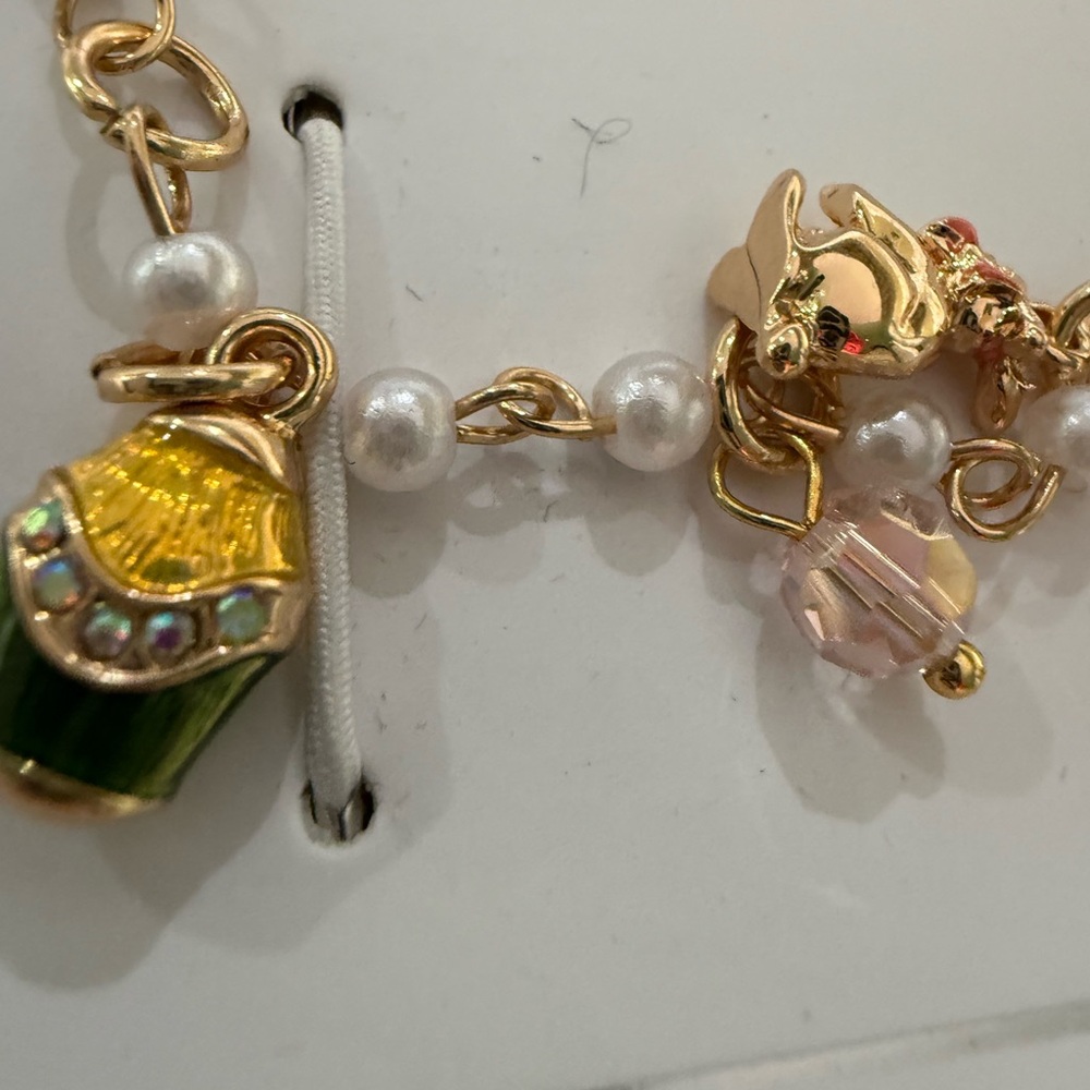 Gold and Green Charm Bracelet with Delicate Design - Picture 2 of 7